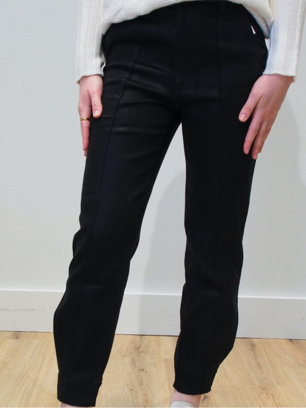 Le Jean Paloma Coated Shiny Black Versatile Straight Leg Jogger Jeans Size 26